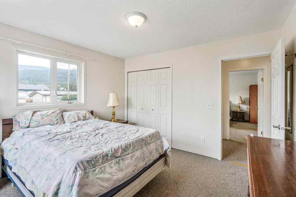 MLS® A2250969 - 2729 226 Street  in NONE Bellevue, Residential