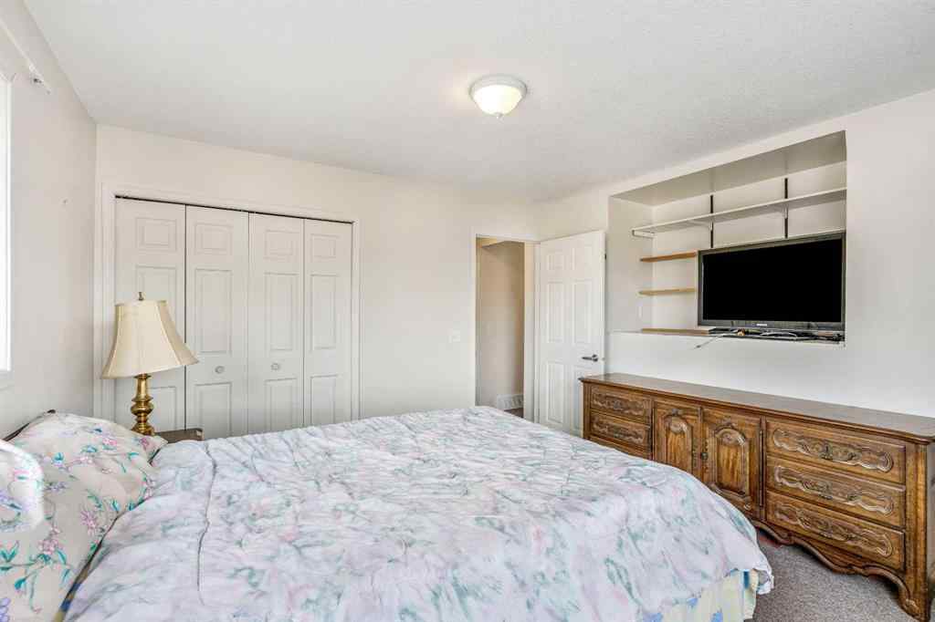 MLS® A2250969 - 2729 226 Street  in NONE Bellevue, Residential