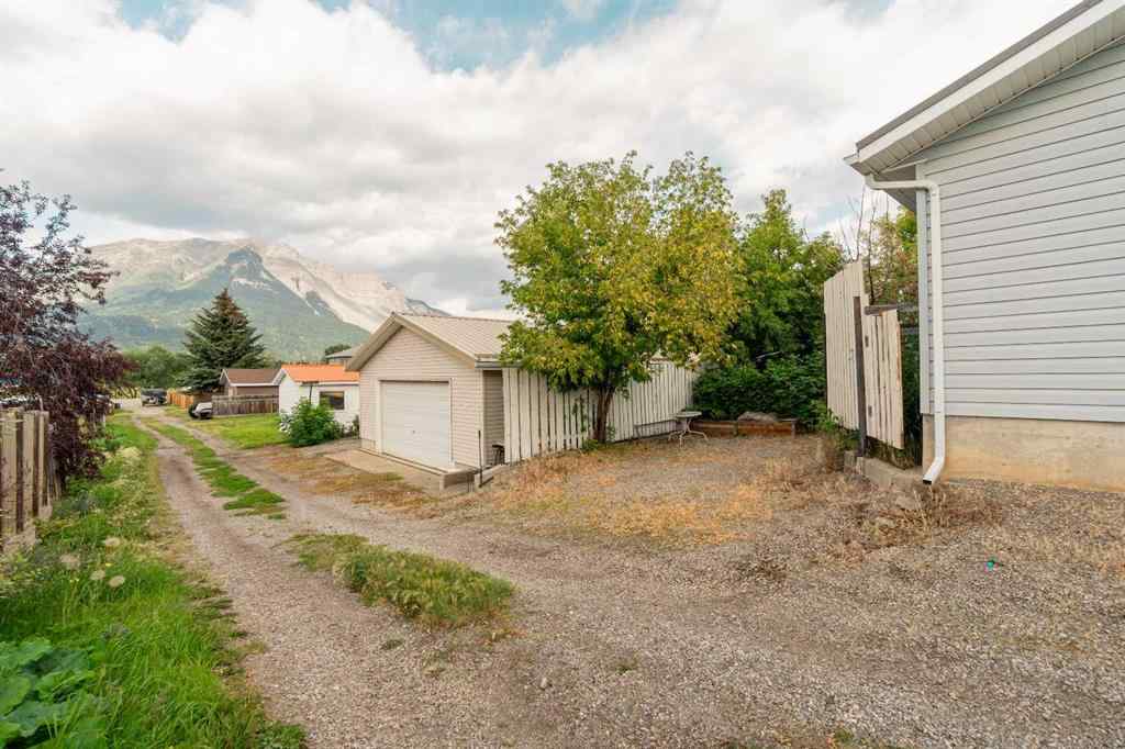 MLS® A2250969 - 2729 226 Street  in NONE Bellevue, Residential