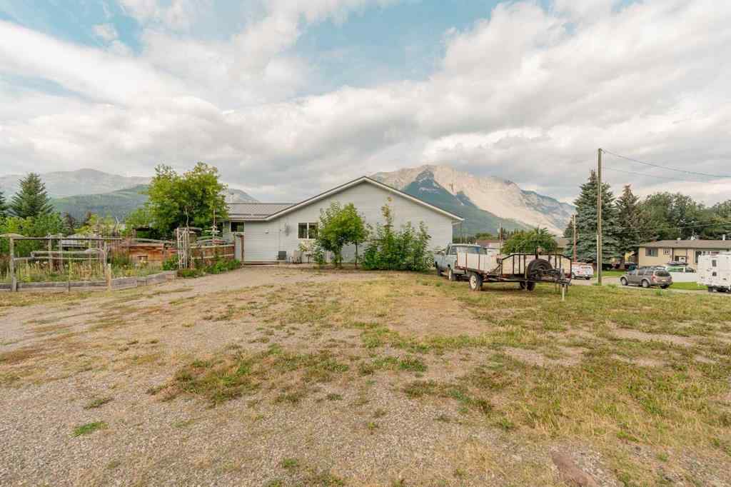 MLS® A2250969 - 2729 226 Street  in NONE Bellevue, Residential
