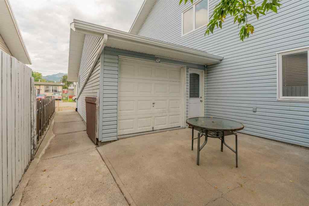 MLS® A2250969 - 2729 226 Street  in NONE Bellevue, Residential