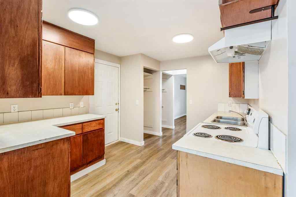 MLS® A2250969 - 2729 226 Street  in NONE Bellevue, Residential