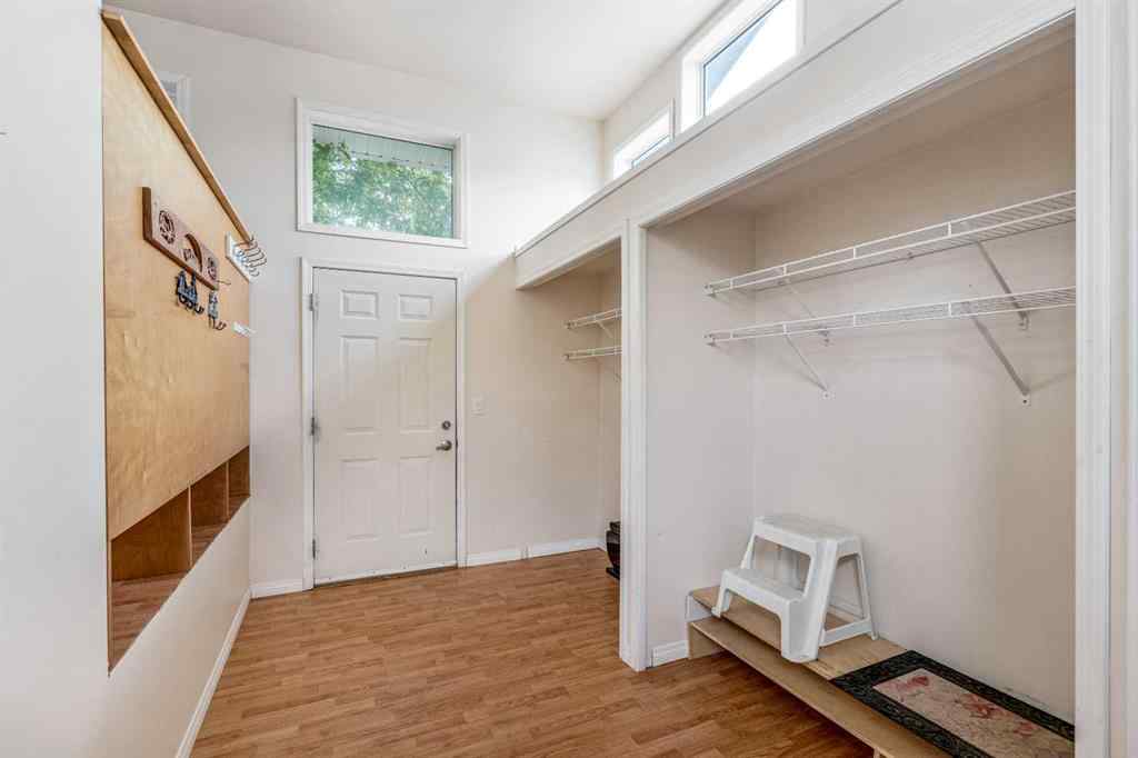 MLS® A2250969 - 2729 226 Street  in NONE Bellevue, Residential