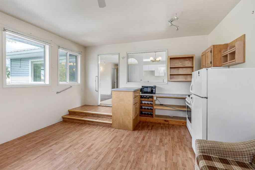 MLS® A2250969 - 2729 226 Street  in NONE Bellevue, Residential