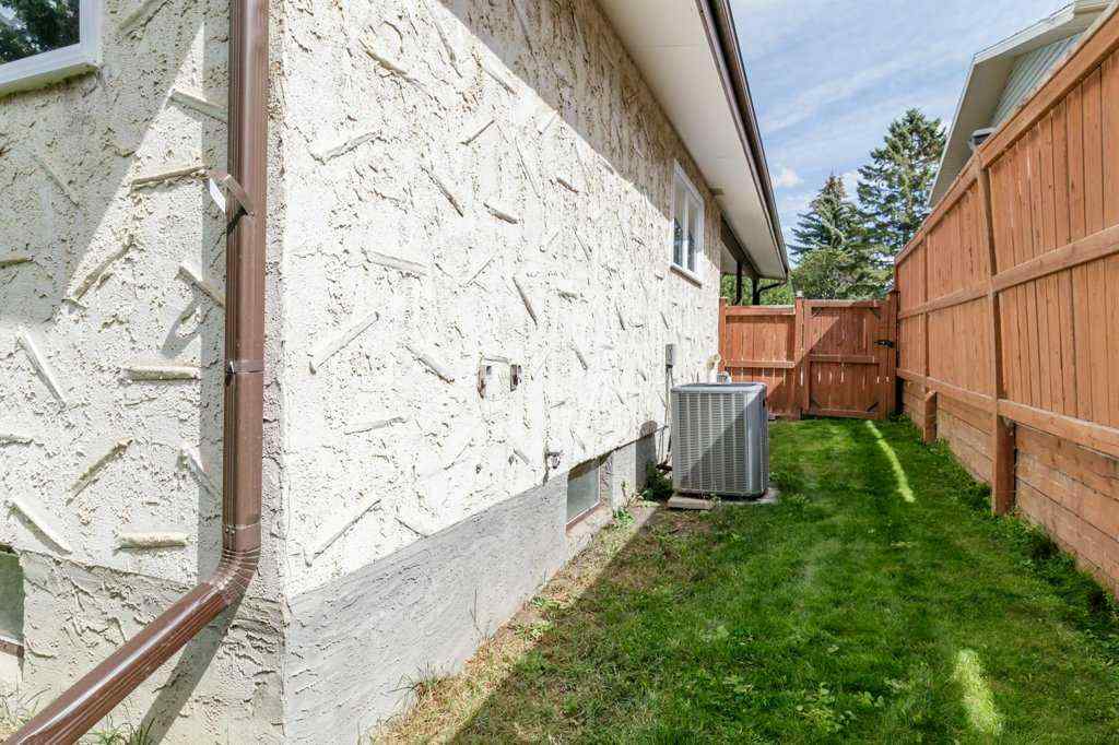 MLS® A2250970 - 18 Odell Green  in Oriole Park Red Deer, Residential