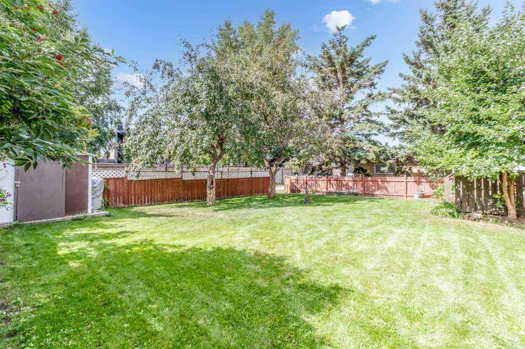 MLS® A2250970 - 18 Odell Green  in Oriole Park Red Deer, Residential