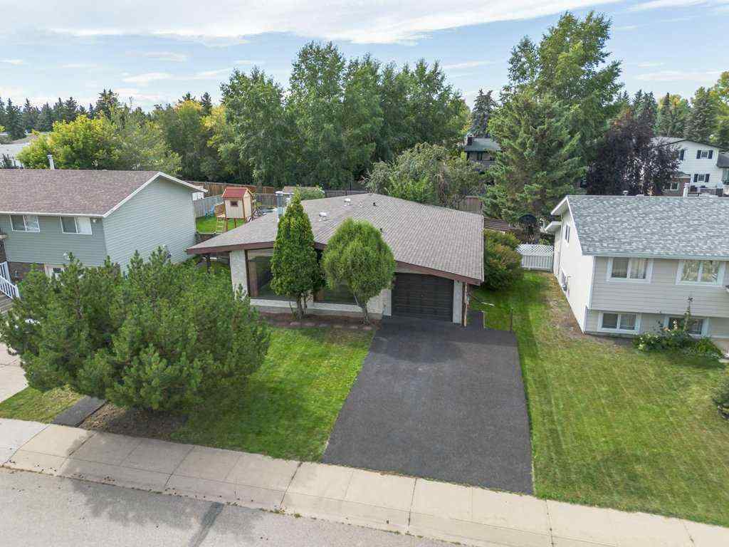 MLS® A2250970 - 18 Odell Green  in Oriole Park Red Deer, Residential