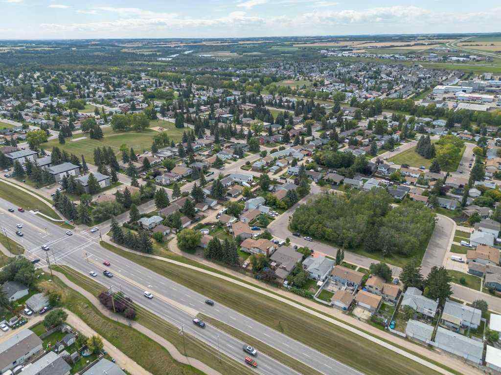 MLS® A2250970 - 18 Odell Green  in Oriole Park Red Deer, Residential