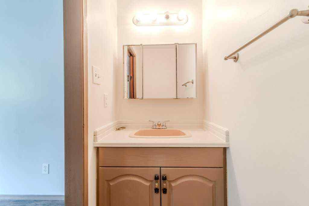 MLS® A2250970 - 18 Odell Green  in Oriole Park Red Deer, Residential