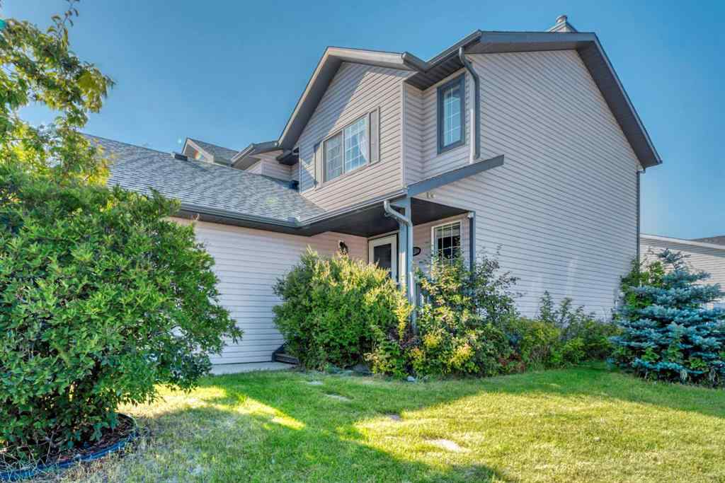 MLS® A2250973 - 237 Willowbrook Close NW in Willowbrook Airdrie, Residential