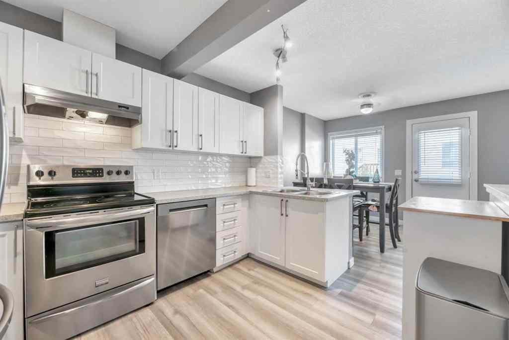 MLS® A2250973 - 237 Willowbrook Close NW in Willowbrook Airdrie, Residential