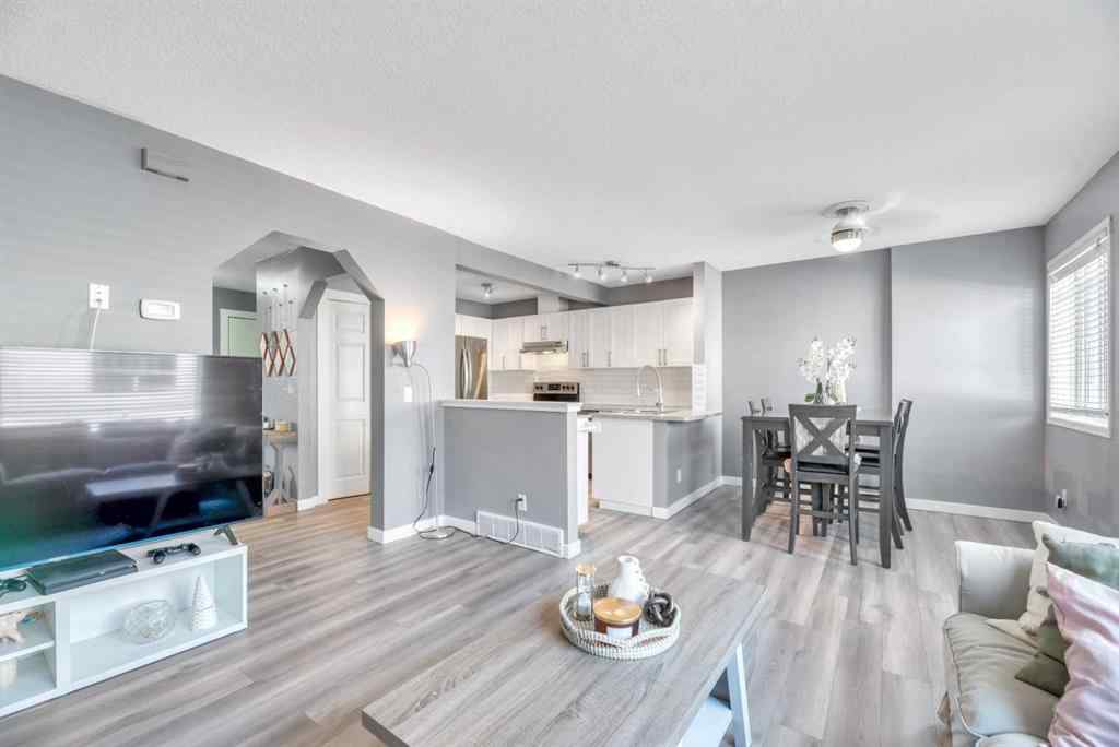 MLS® A2250973 - 237 Willowbrook Close NW in Willowbrook Airdrie, Residential