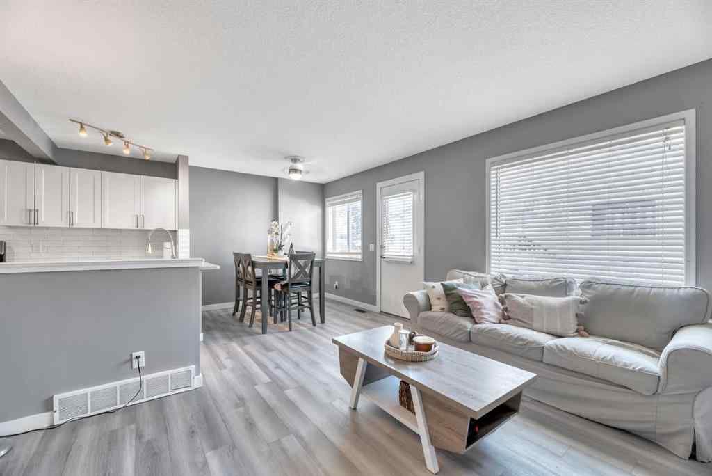 MLS® A2250973 - 237 Willowbrook Close NW in Willowbrook Airdrie, Residential