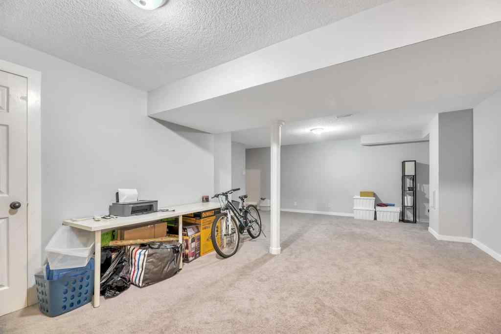 MLS® A2250973 - 237 Willowbrook Close NW in Willowbrook Airdrie, Residential