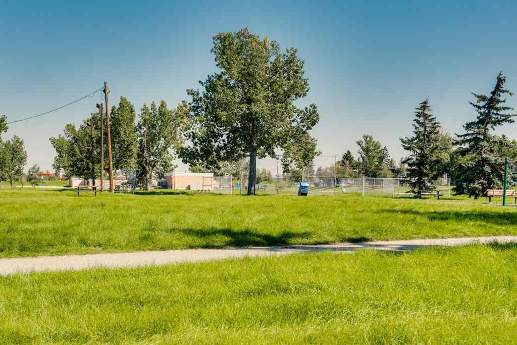 MLS® A2250975 - Unit #114 2211 19 Street NE in Vista Heights Calgary, Residential