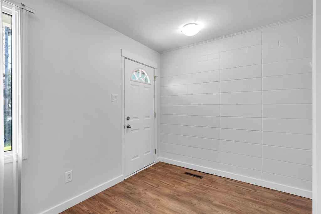 MLS® A2250975 - Unit #114 2211 19 Street NE in Vista Heights Calgary, Residential