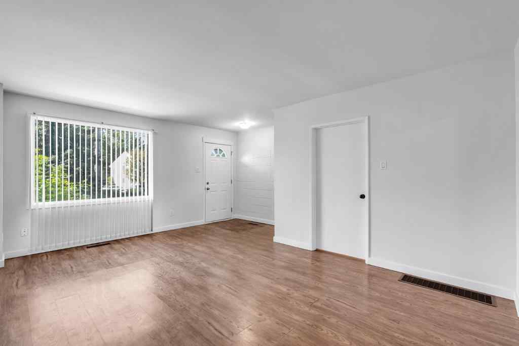 MLS® A2250975 - Unit #114 2211 19 Street NE in Vista Heights Calgary, Residential