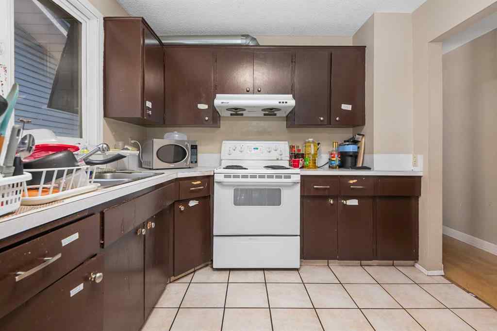 MLS® A2250979 - 4256 40 Avenue NW in Varsity Calgary, Residential