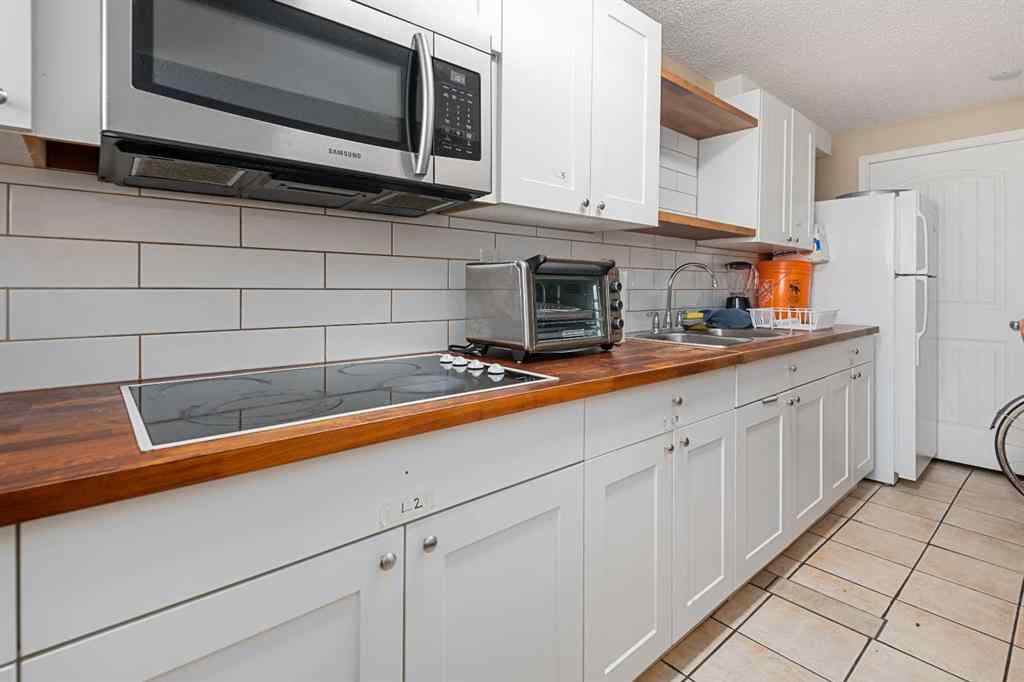 MLS® A2250979 - 4256 40 Avenue NW in Varsity Calgary, Residential