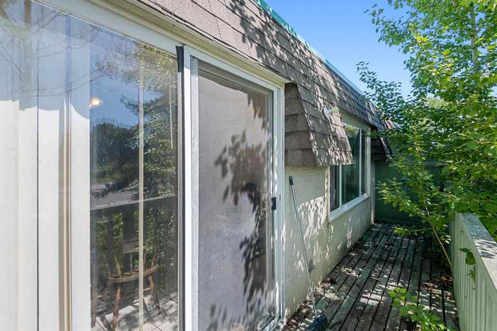 MLS® A2250979 - 4256 40 Avenue NW in Varsity Calgary, Residential
