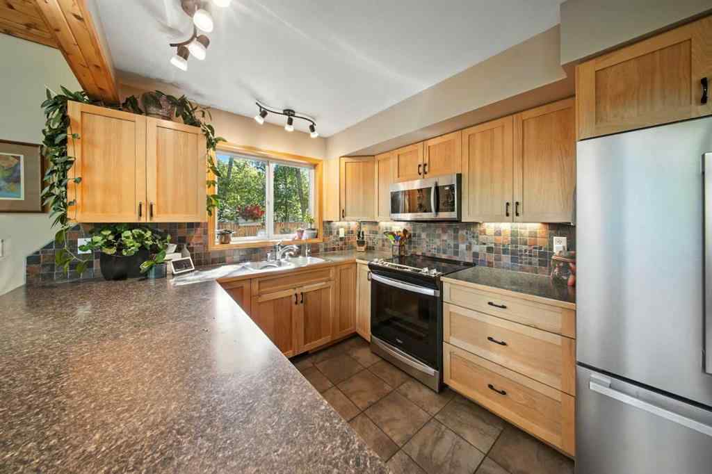 MLS® A2250988 - 42 Sunnyside Road  in Sunnyside Rural Ponoka County, Residential