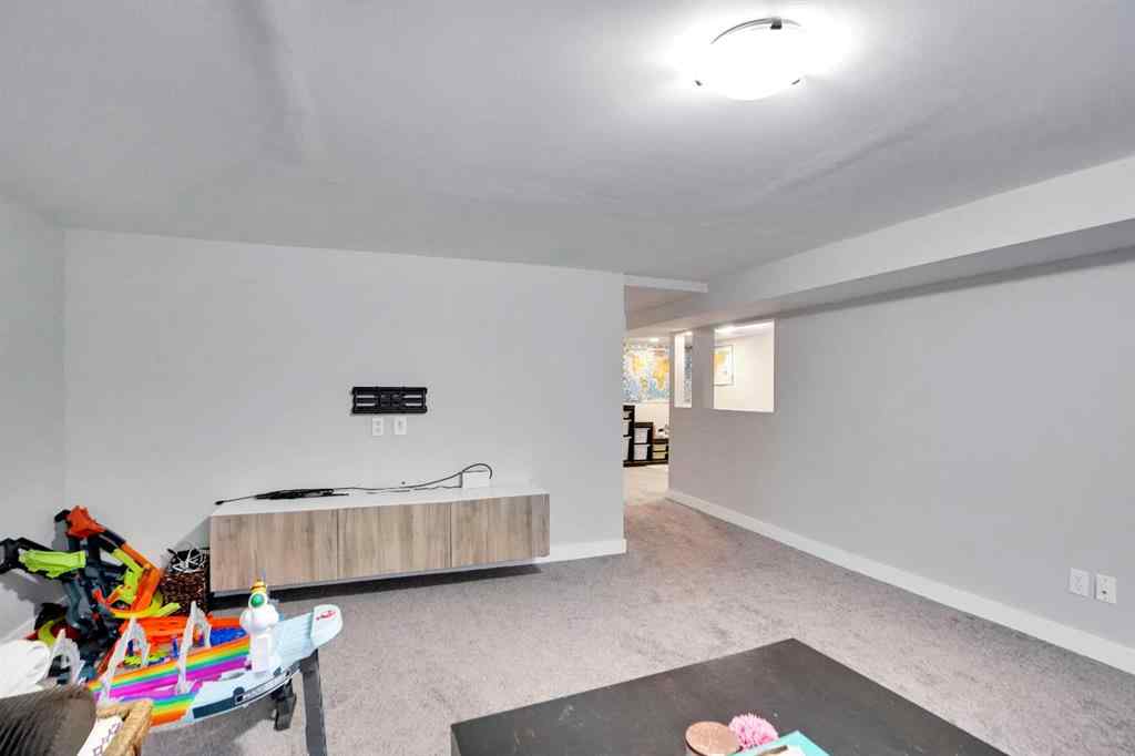 MLS® A2250994 - 103 Castlebury Way NE in Castleridge Calgary, Residential