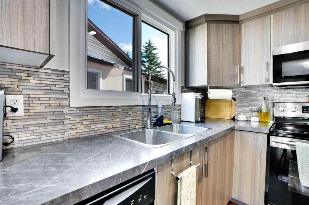 MLS® A2250994 - 103 Castlebury Way NE in Castleridge Calgary, Residential