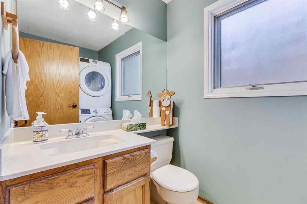 MLS® A2250998 - 212 Mckerrell Way SE in McKenzie Lake Calgary, Residential