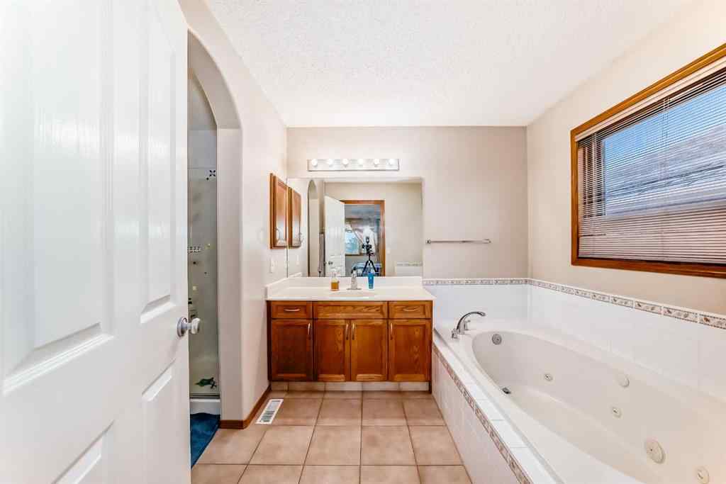 MLS® A2251010 - 75 Hampstead Way NW in Hamptons Calgary, Residential
