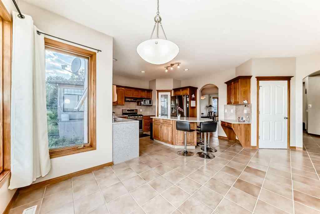 MLS® A2251010 - 75 Hampstead Way NW in Hamptons Calgary, Residential