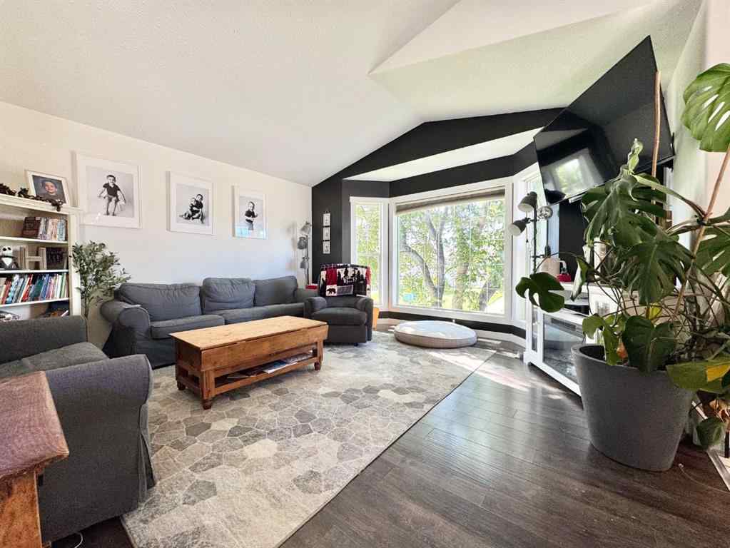 MLS® A2251016 - 10 King Court  in NONE Whitecourt, Residential