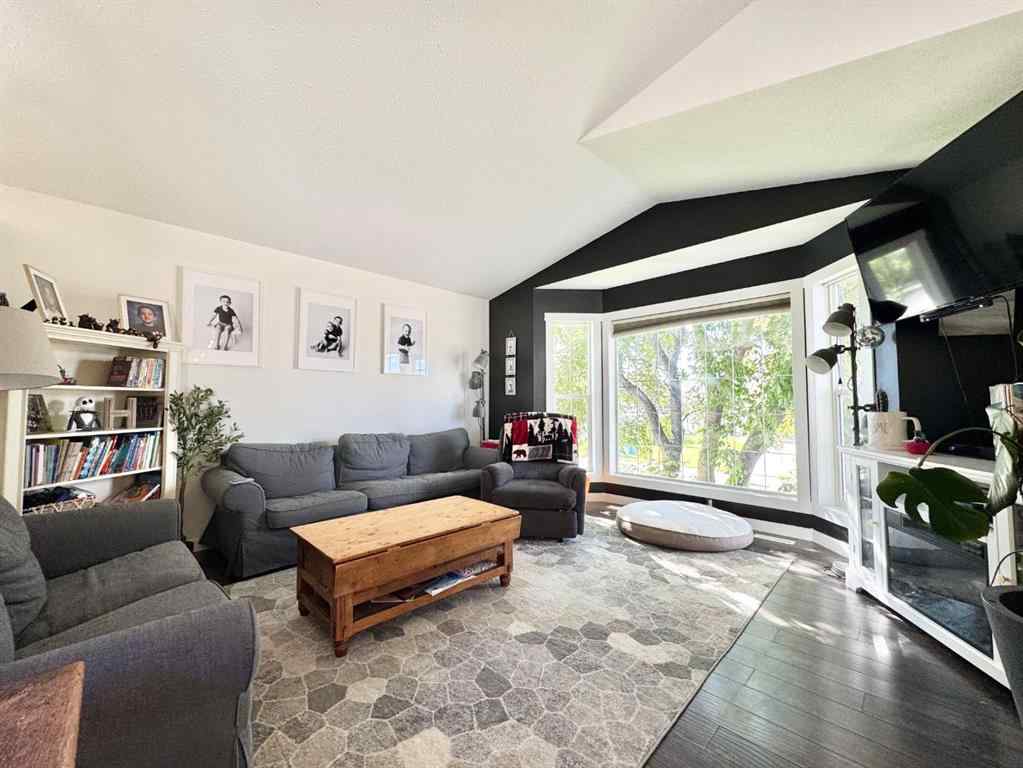 MLS® A2251016 - 10 King Court  in NONE Whitecourt, Residential