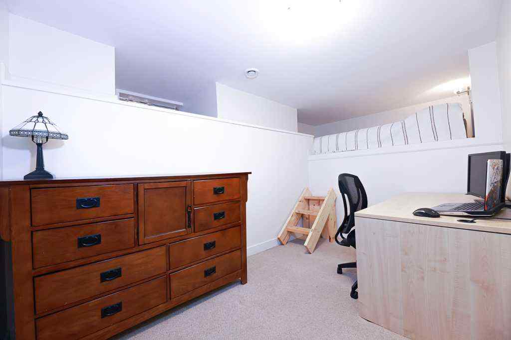 MLS® A2251017 - 10033 102 Street  in Downtown Peace River, Residential