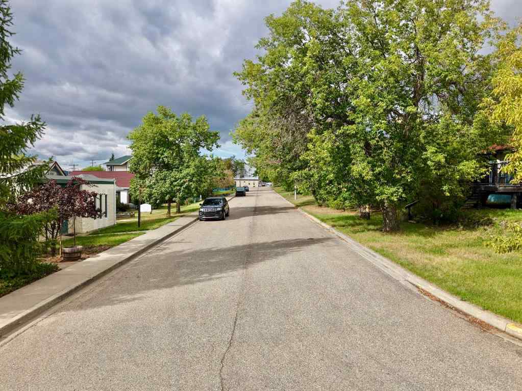 MLS® A2251017 - 10033 102 Street  in Downtown Peace River, Residential