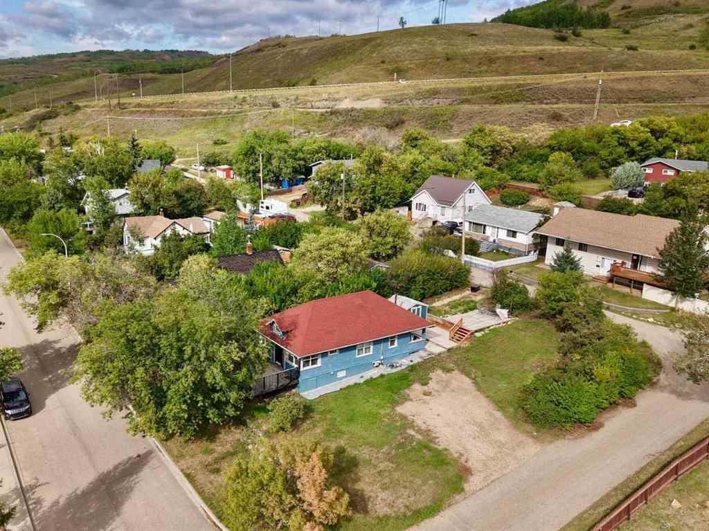 MLS® A2251017 - 10033 102 Street  in Downtown Peace River, Residential