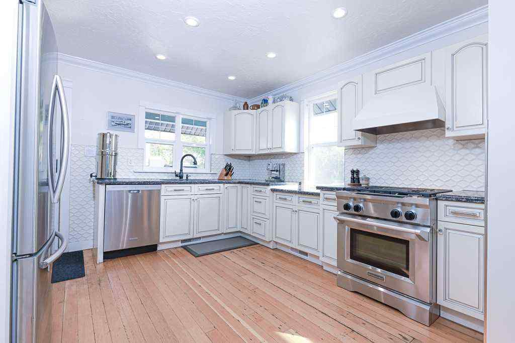 MLS® A2251017 - 10033 102 Street  in Downtown Peace River, Residential