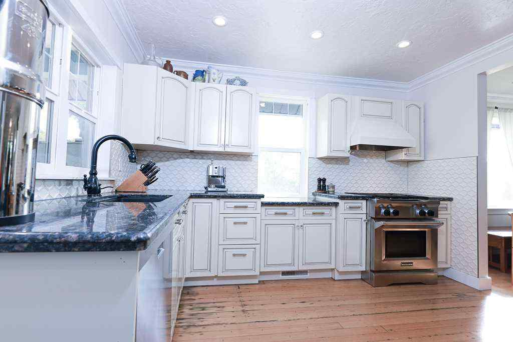 MLS® A2251017 - 10033 102 Street  in Downtown Peace River, Residential
