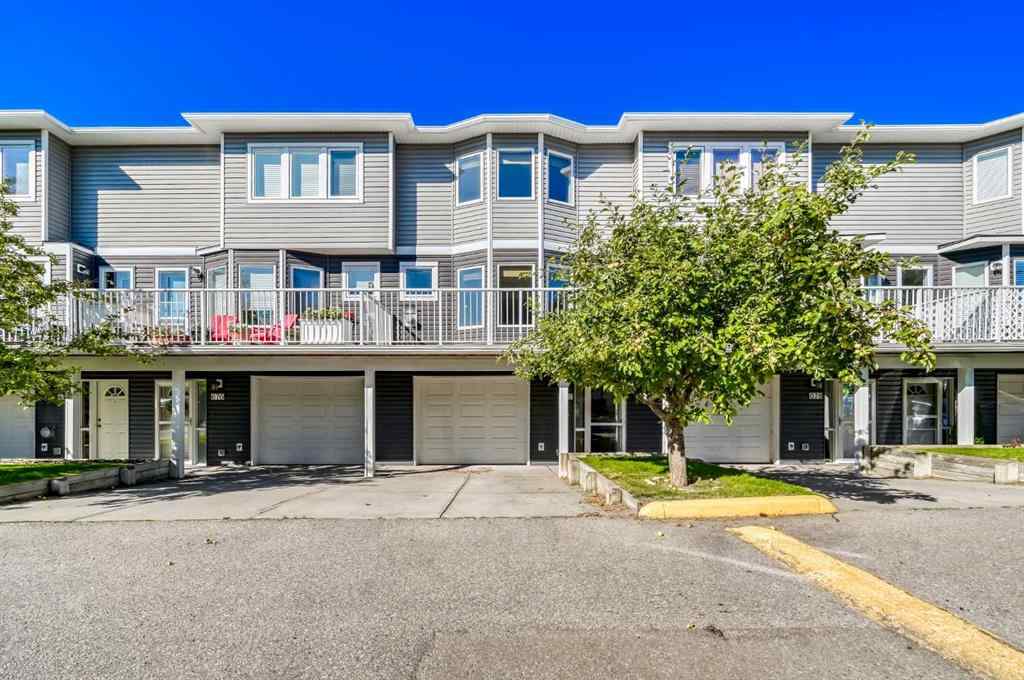 MLS® A2251021 - 677 Regal Park NE in Renfrew Calgary, Residential
