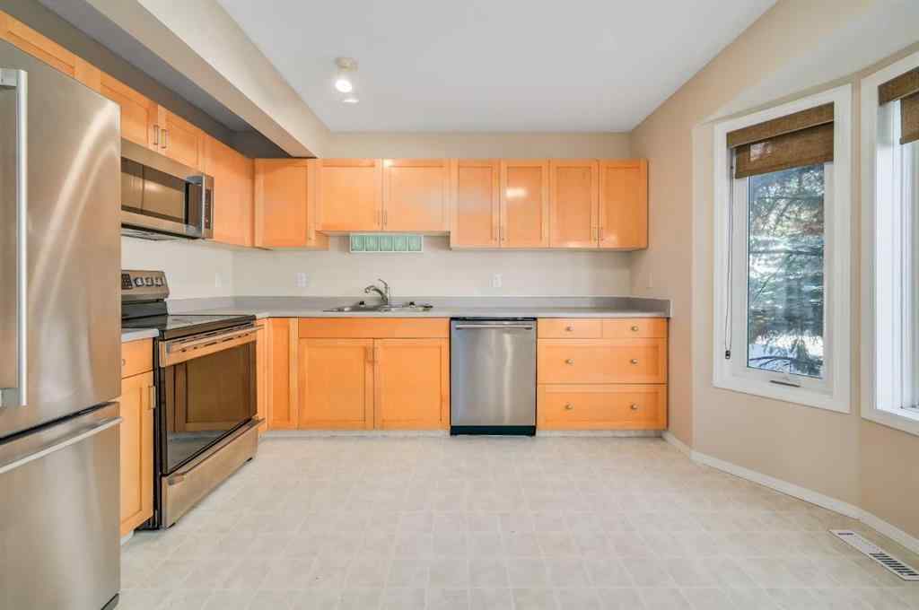 MLS® A2251021 - 677 Regal Park NE in Renfrew Calgary, Residential