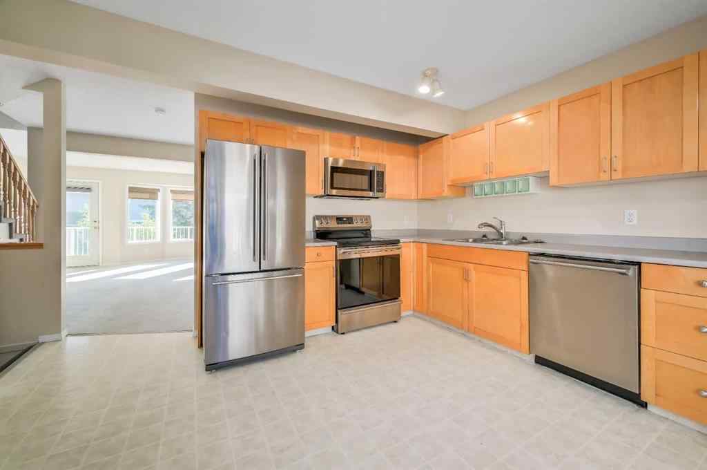 MLS® A2251021 - 677 Regal Park NE in Renfrew Calgary, Residential