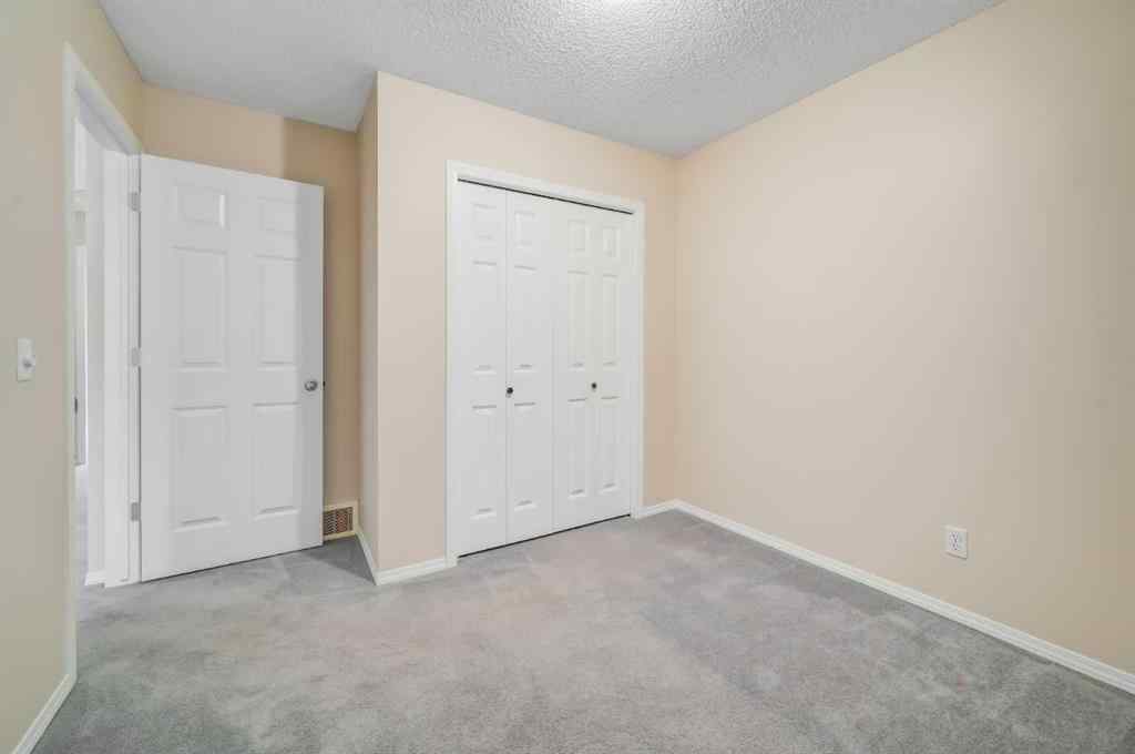 MLS® A2251021 - 677 Regal Park NE in Renfrew Calgary, Residential