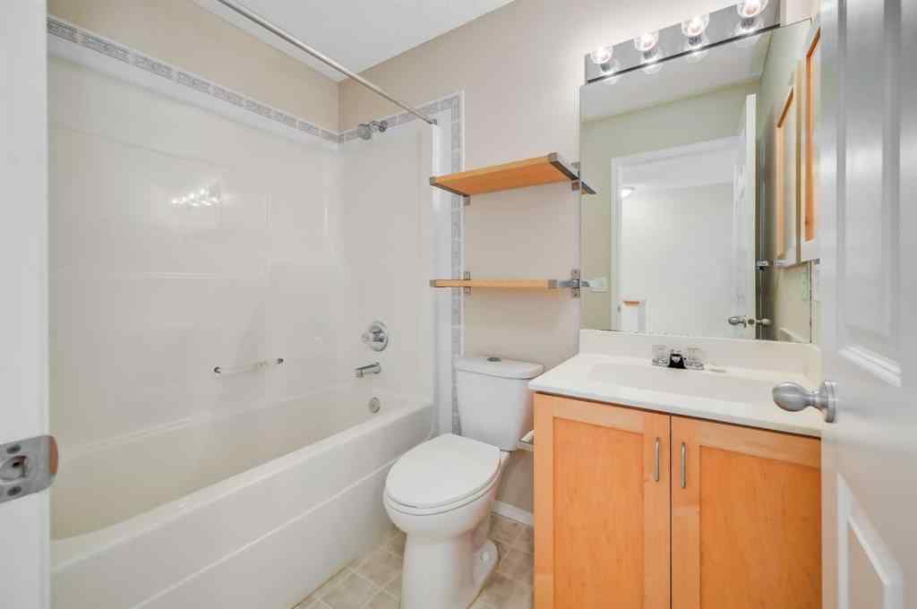 MLS® A2251021 - 677 Regal Park NE in Renfrew Calgary, Residential