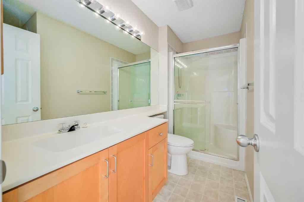 MLS® A2251021 - 677 Regal Park NE in Renfrew Calgary, Residential