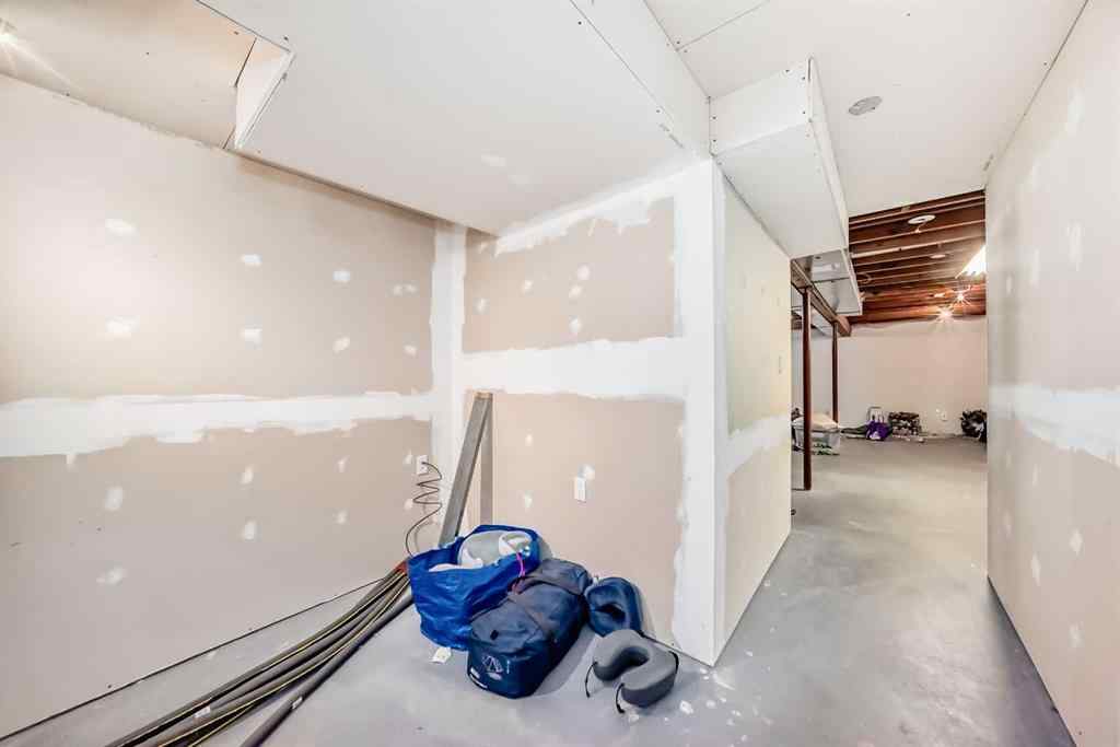 MLS® A2251023 - 9656 Oakhill Drive SW in Oakridge Calgary, Residential