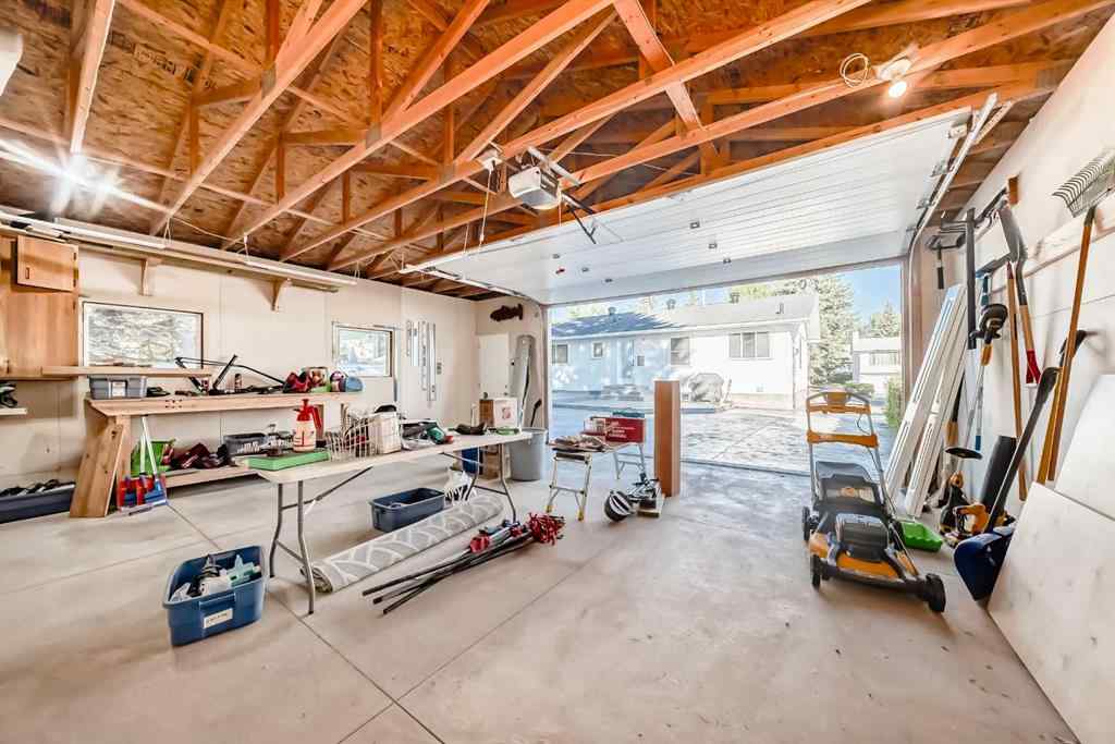 MLS® A2251023 - 9656 Oakhill Drive SW in Oakridge Calgary, Residential