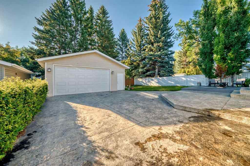 MLS® A2251023 - 9656 Oakhill Drive SW in Oakridge Calgary, Residential