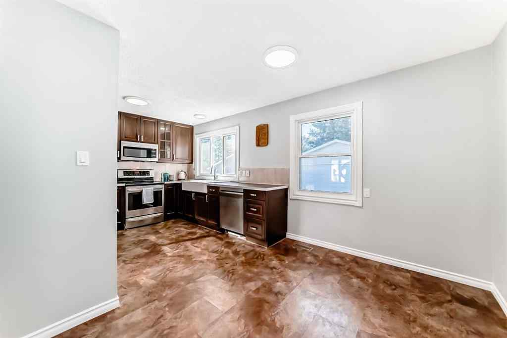 MLS® A2251023 - 9656 Oakhill Drive SW in Oakridge Calgary, Residential