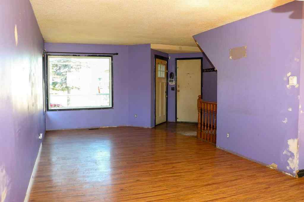 MLS® A2251031 - 637 Riverbend Drive SE in Riverbend Calgary, Residential