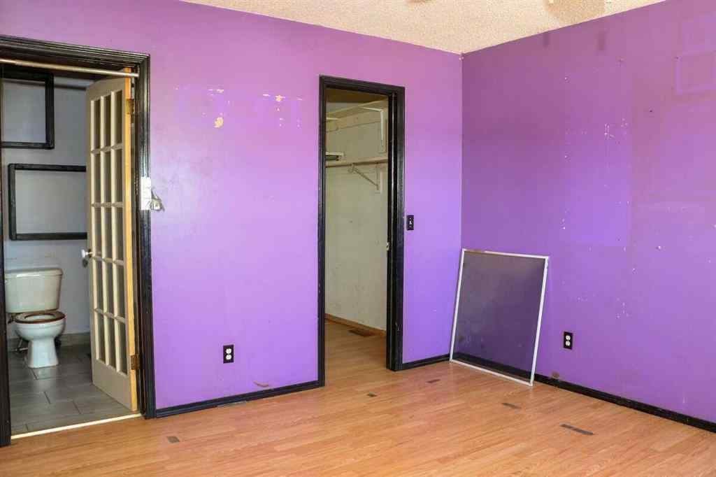 MLS® A2251031 - 637 Riverbend Drive SE in Riverbend Calgary, Residential