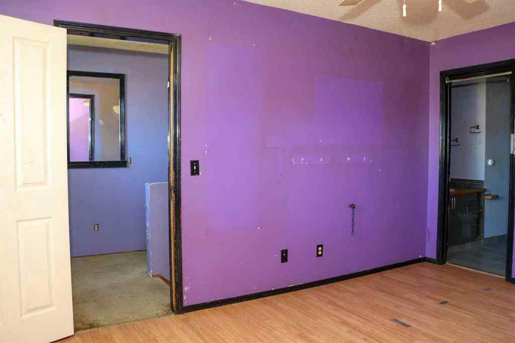 MLS® A2251031 - 637 Riverbend Drive SE in Riverbend Calgary, Residential